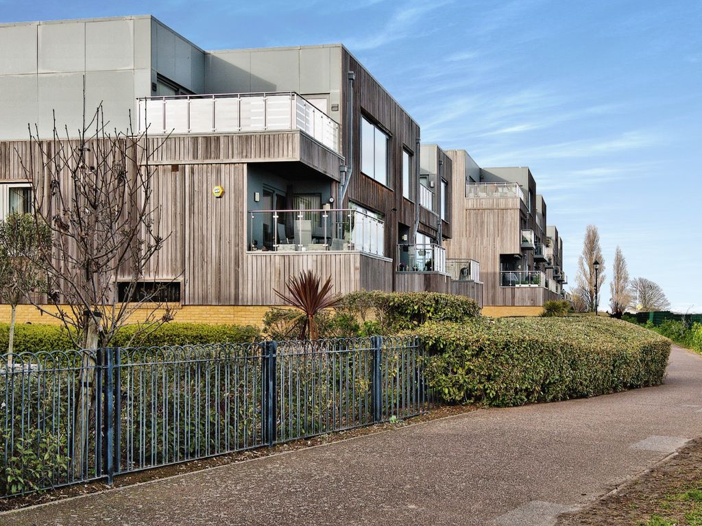 2 bed flat for sale in Parade Walk, Shoebury Garrison, Shoeburyness