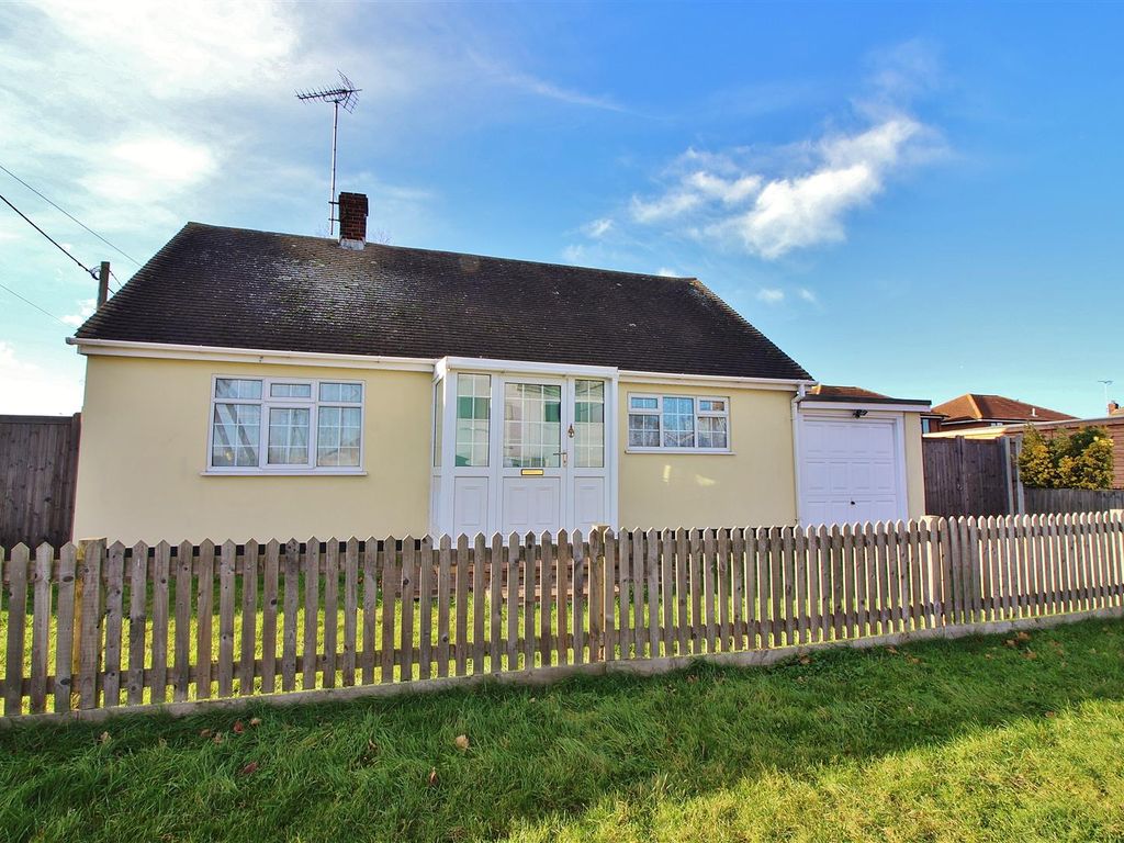 2 bed detached bungalow for sale in Point Road, Canvey Island SS8 Zoopla