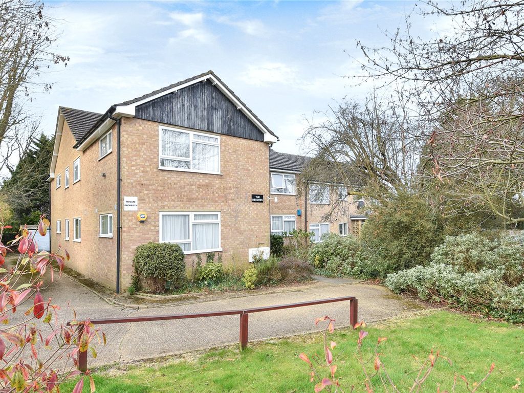 2 bed flat for sale in 15 Russell Road, London N20, £290,000 Zoopla