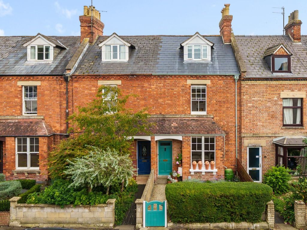 3 bed terraced house for sale in Victoria Road, Cirencester