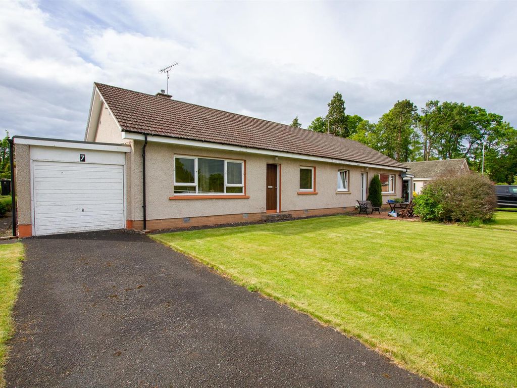 2 bed semidetached bungalow for sale in Woodlands Park, Coldstream