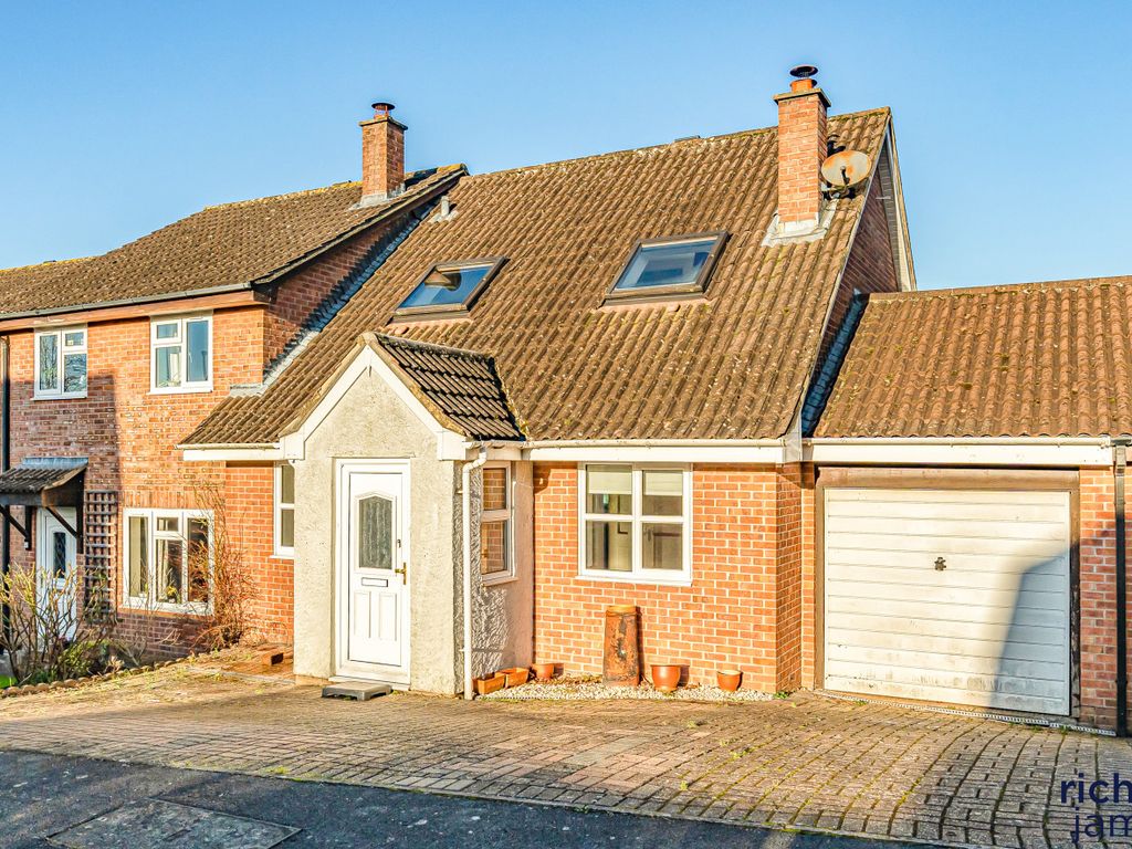 3 bed semidetached house for sale in Westerham Walk, Calne SN11, £