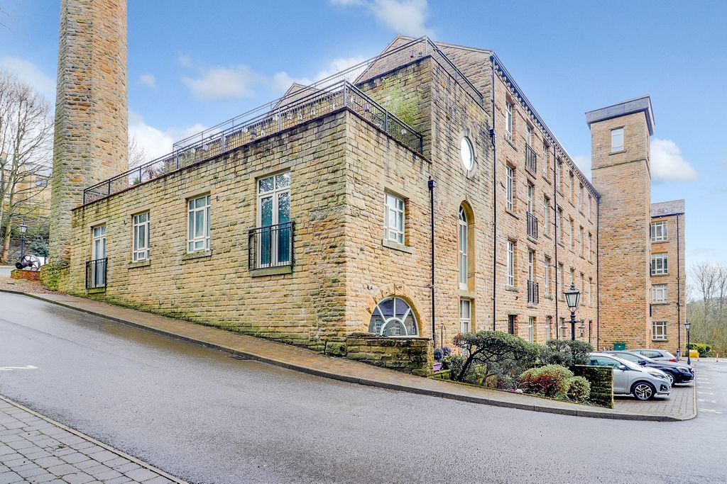 2 bed flat for sale in Brook Lane, Golcar, Huddersfield HD7 Zoopla