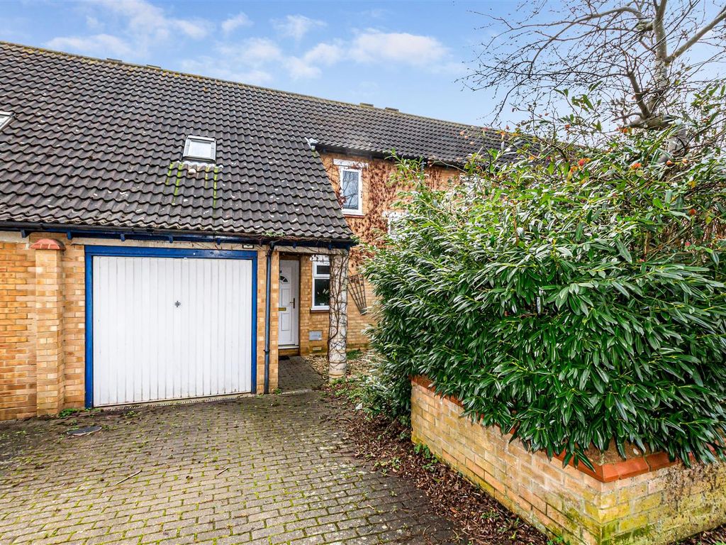 2 bed terraced house for sale in Tolcarne Avenue, Fishermead, Milton