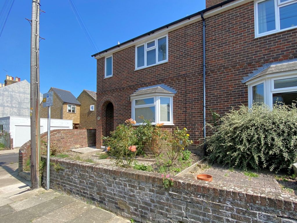 3 bed end terrace house for sale in St Andrews Road, Deal CT14, £
