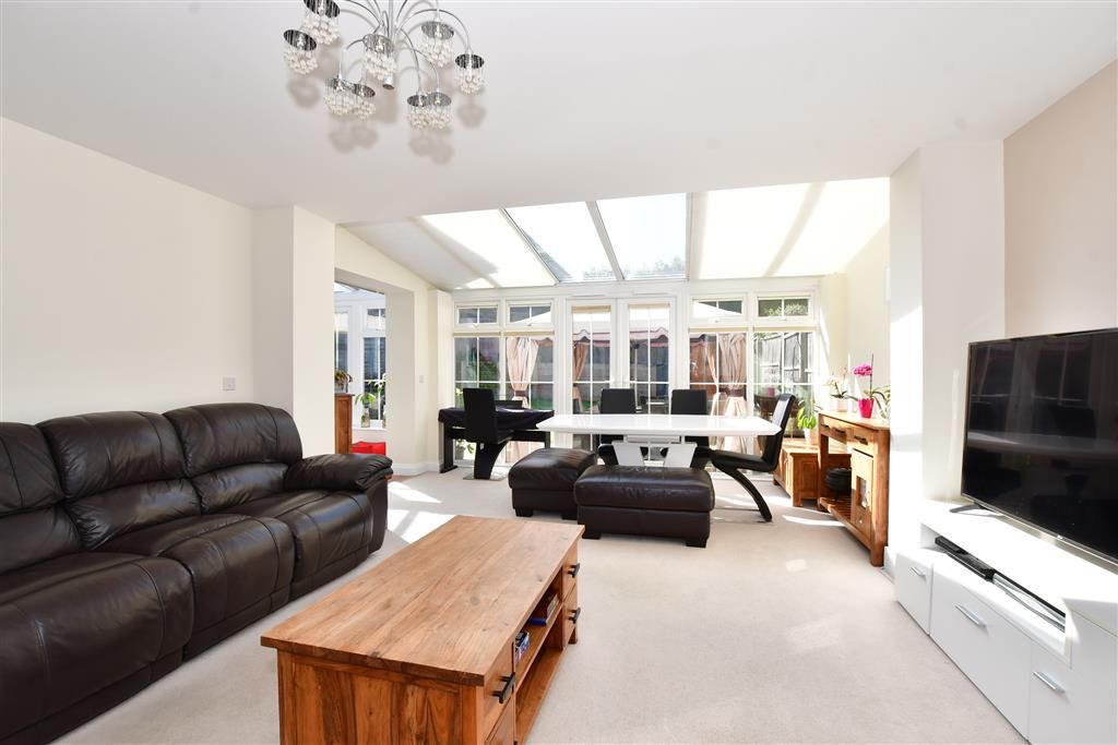 4 bed semidetached house for sale in Duckworth Drive, Leatherhead