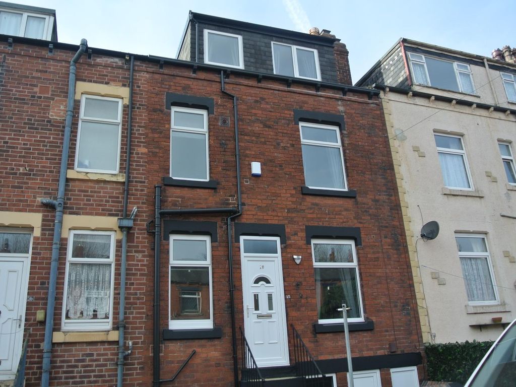 3 bed terraced house to rent in Parkfield View, Leeds, West Yorkshire