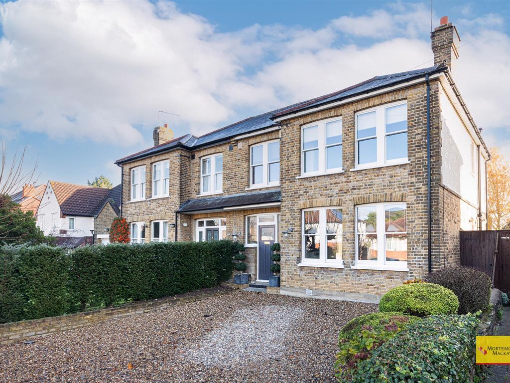 Maxim Road, London N21  