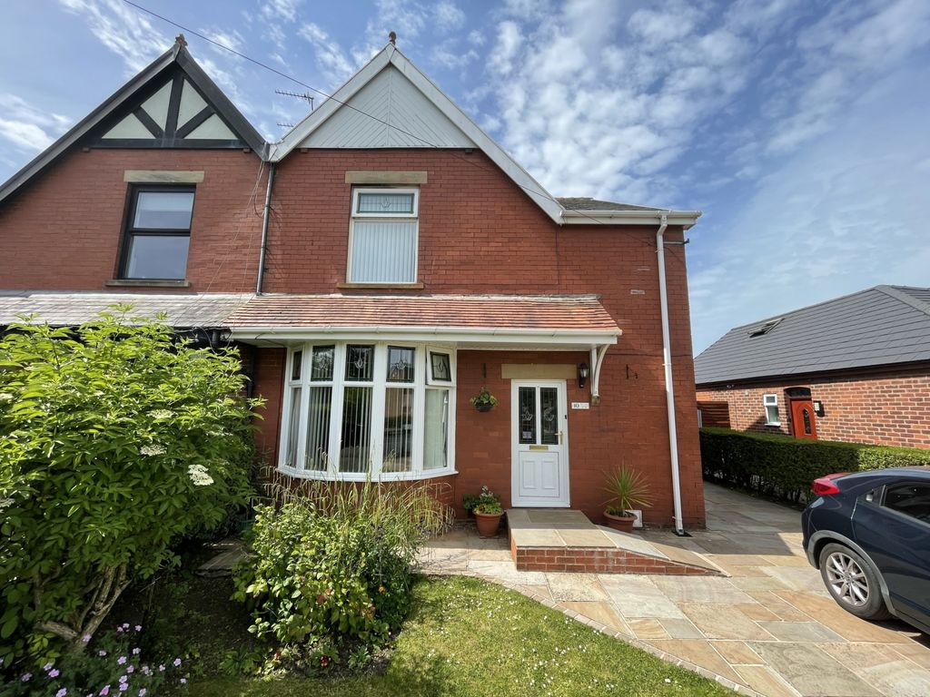 3 bed semidetached house for sale in Robins Lane, Carleton FY6 Zoopla