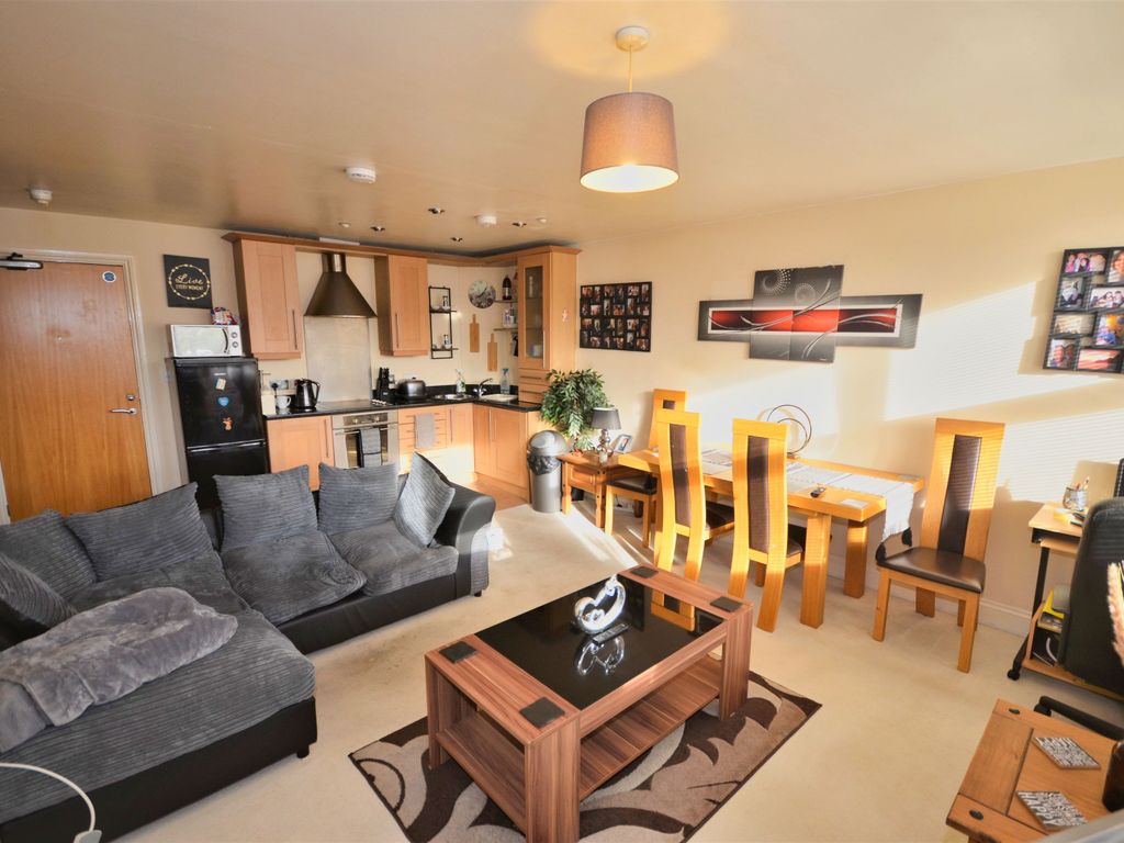 2 bed flat for sale in 14 Station Road, Kettering NN15 Zoopla