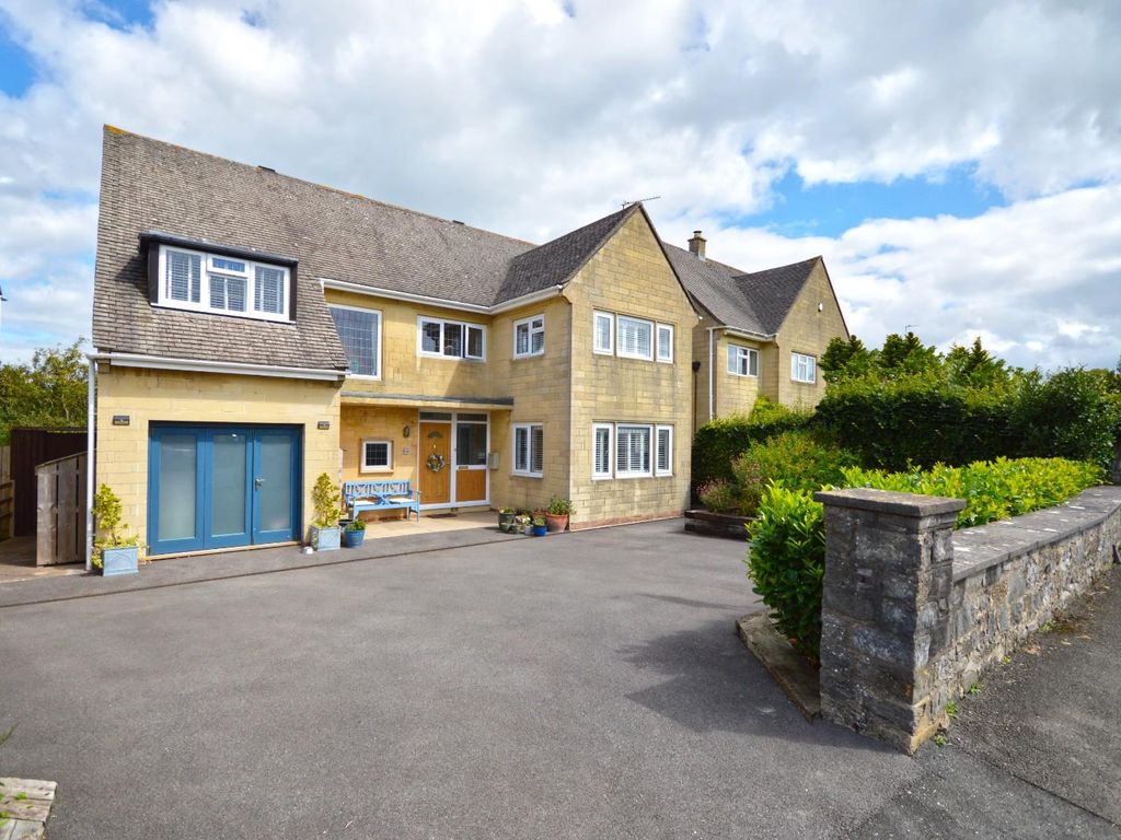 5 bed detached house for sale in Manor Road, Keynsham, Bristol BS31, £