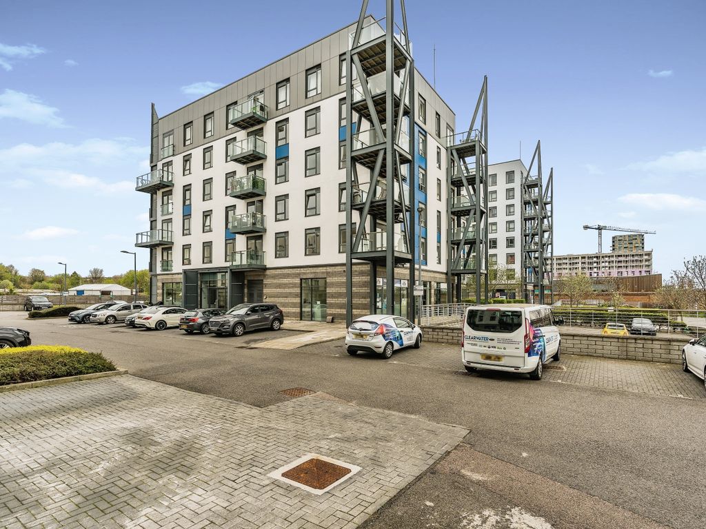 2 bed flat for sale in Ocean Drive, Gillingham, Kent ME7 Zoopla