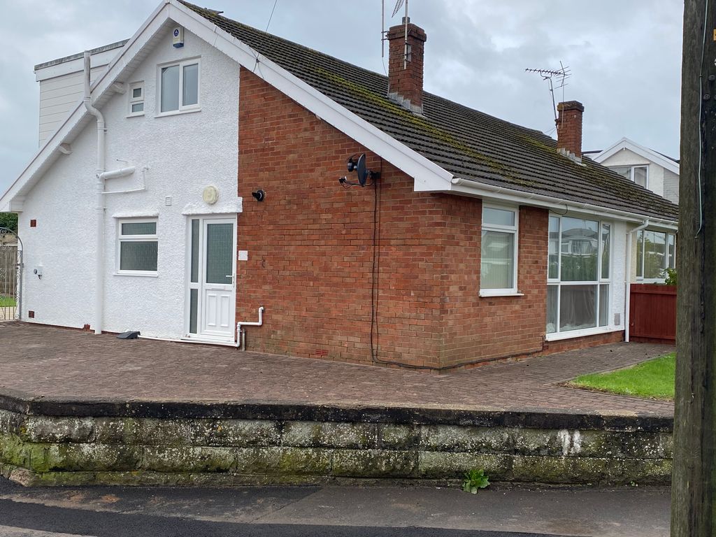 3 bed bungalow to rent in Bredenbury Gardens, Porthcawl CF36, £1,400 pcm Zoopla
