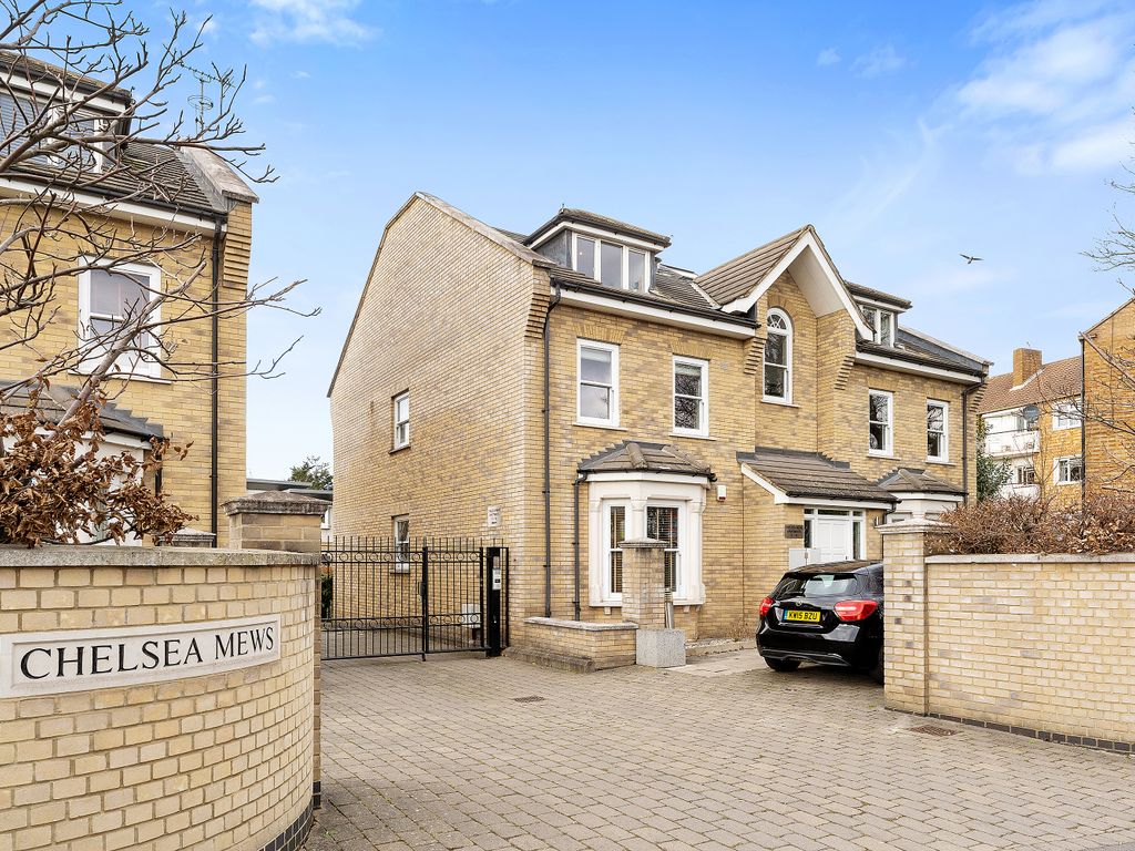 2 bed penthouse for sale in New Wanstead, London E11 Zoopla