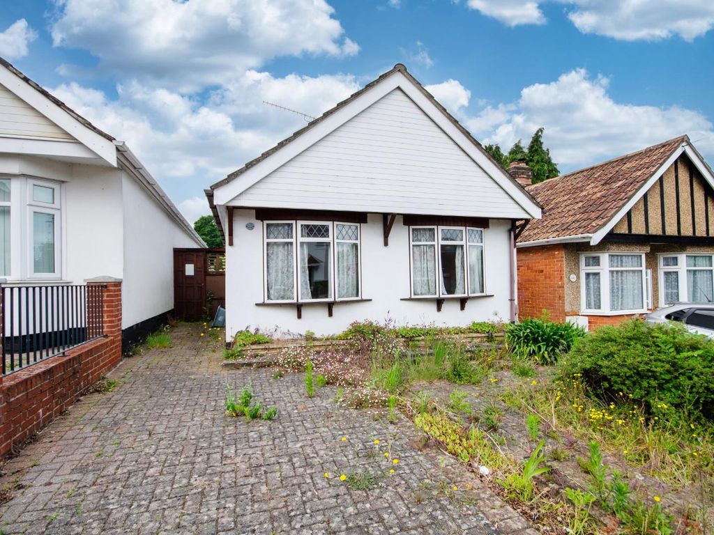 2 bed detached bungalow for sale in Woodmill Lane, Bitterne Park