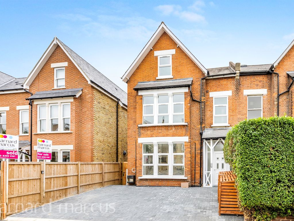 New home, 3 bed flat for sale in Fassett Road, Kingston Upon Thames KT1