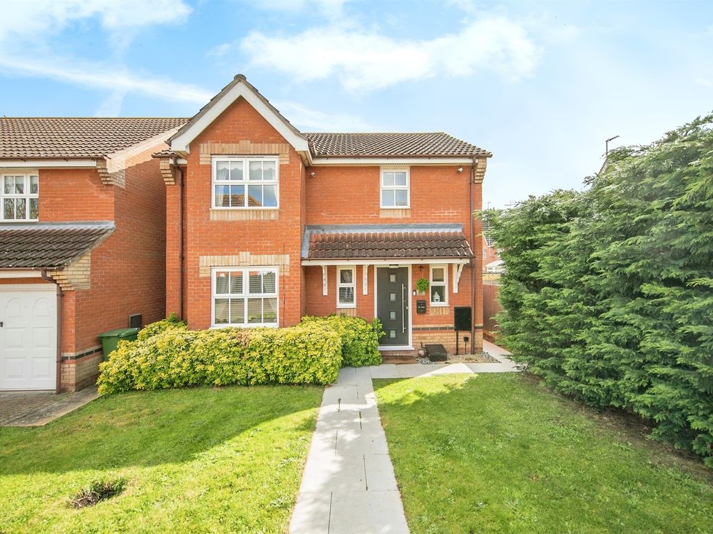 3 bed detached house for sale in Skipper Road, Pinewood, Ipswich IP8, £