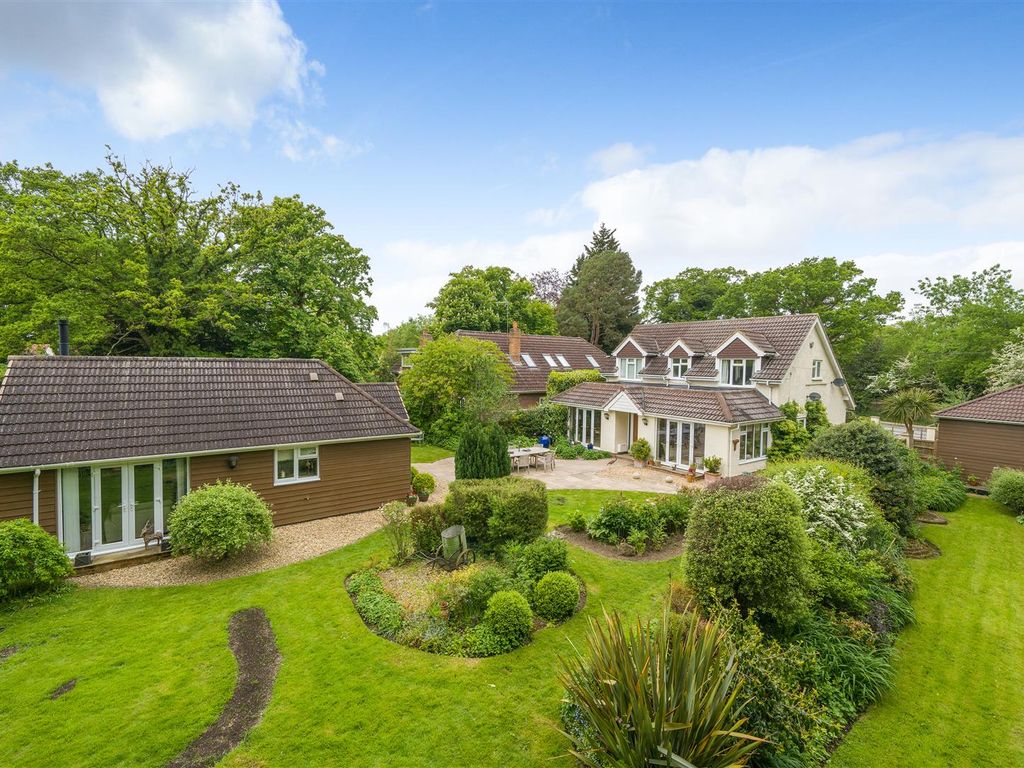 4 bed detached house for sale in Sandford Lane, Hurst, Reading, Berkshire RG10, £1,250,000 Zoopla