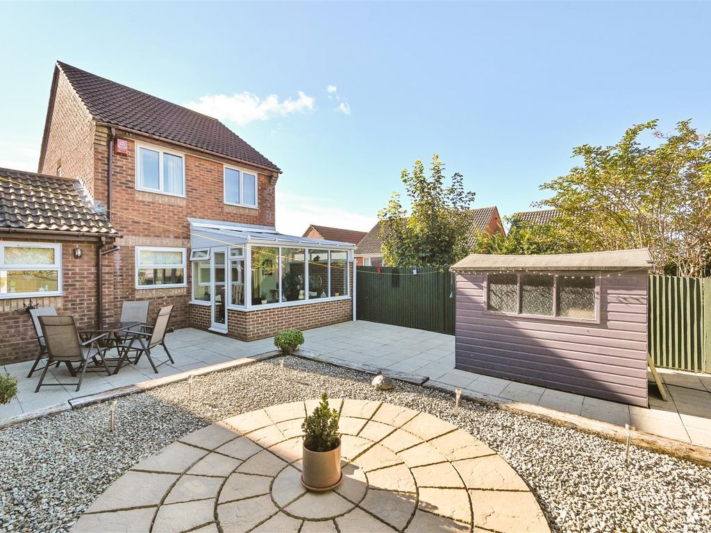 3 bed detached house for sale in Langridge Drive, Portslade, Brighton