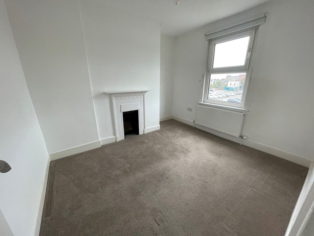 2 bed flat to rent in Windmill Street, Gravesend DA12 Zoopla