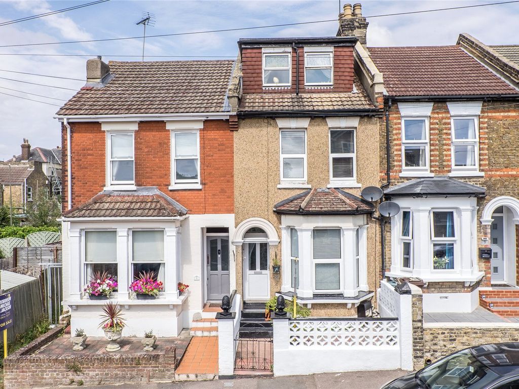 3 bed terraced house for sale in Prospect Avenue, Frindsbury, Kent ME2