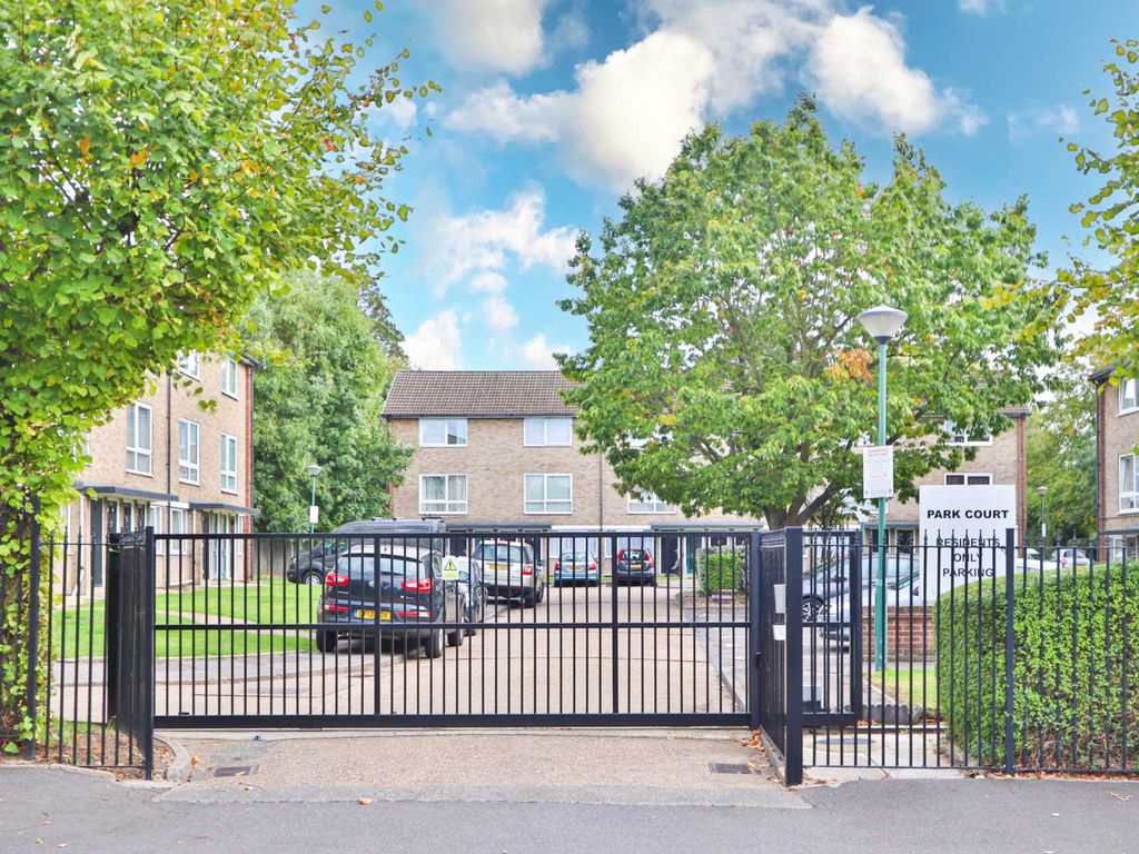 2 bed semidetached house for sale in Park Road, New Malden KT3, £