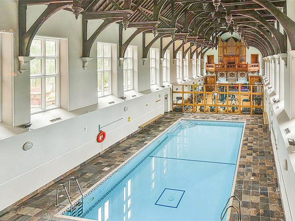 4 bed terraced house for sale in Royal Earlswood Park, Redhill, Surrey