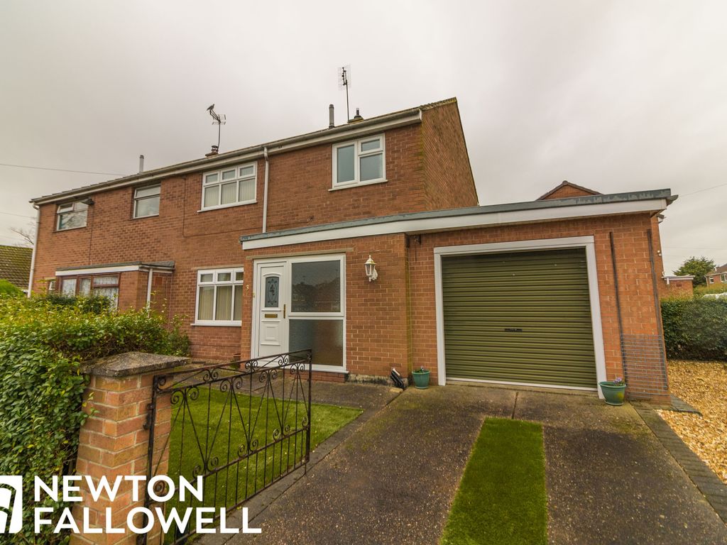 3 bed semidetached house for sale in Greenside Avenue, Rampton DN22, £