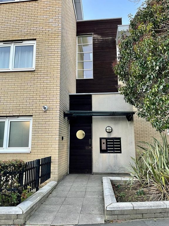2 bed flat to rent in Aria Court, 19 Perrymans Farm Road, Ilford, Greater London IG2 Zoopla