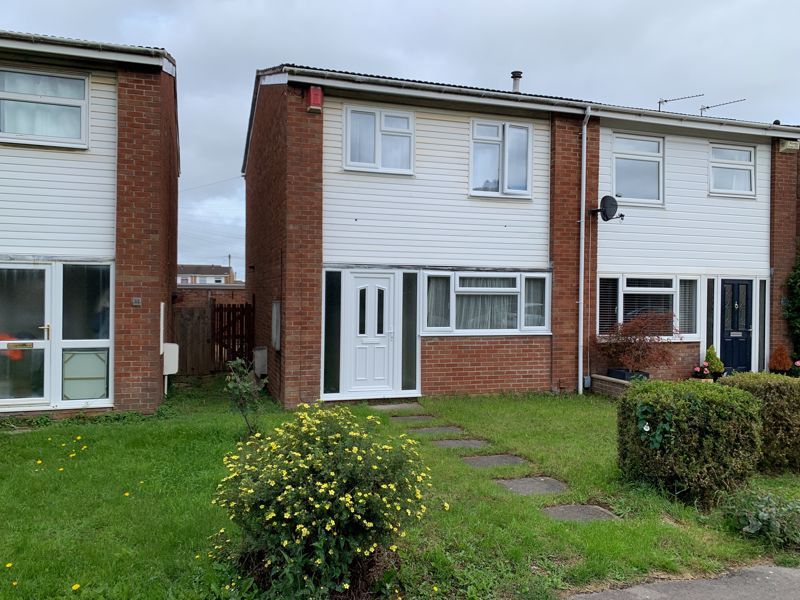 3 bed semidetached house to rent in Birch Close, Patchway, Bristol