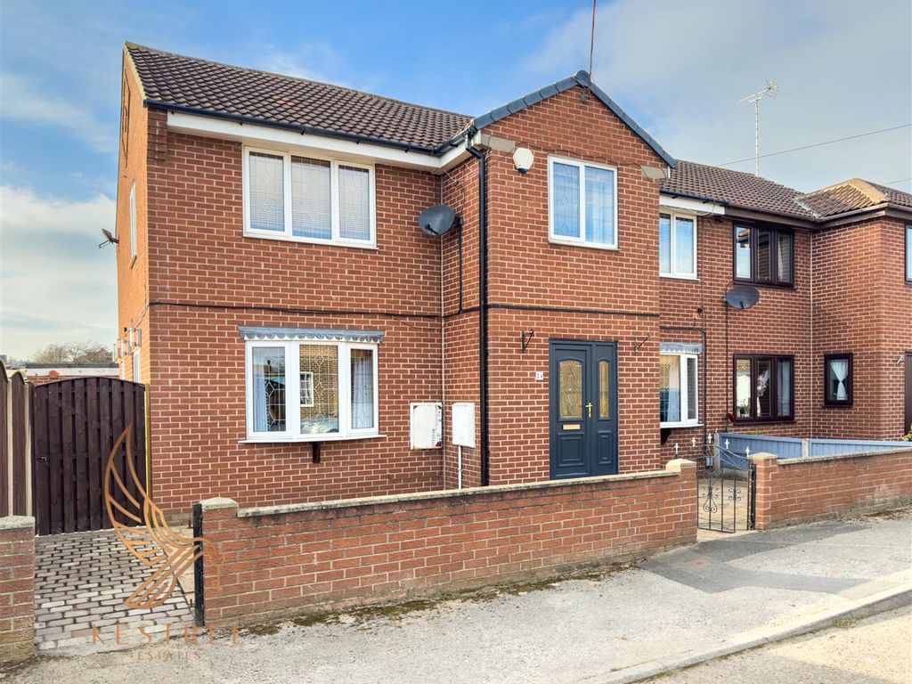 5 bed semidetached house for sale in Landsdown Avenue, South Kirkby