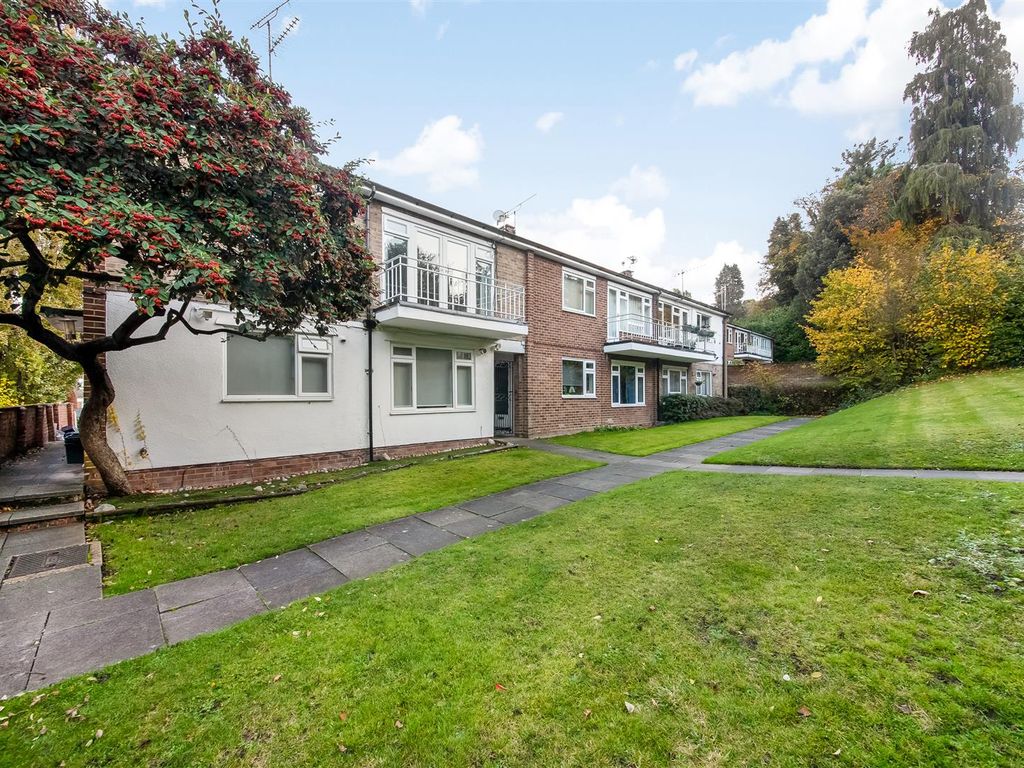 2 bed for sale in Park Hill Road, Shortlands, Bromley BR2, £