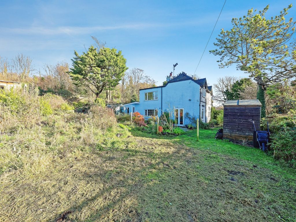 4 bed detached house for sale in Vale View Road, Dover, Kent CT17, £