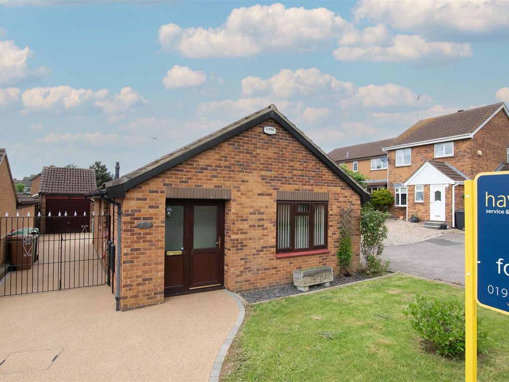2 bed detached bungalow for sale in Grange Road, Wellingborough NN9