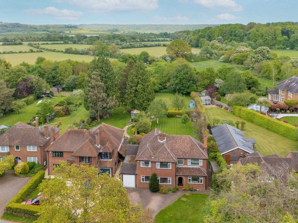5 bed detached house for sale in Grove Road, Tring HP23 Zoopla