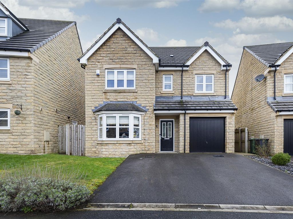 4 bed detached house for sale in Dryden Way, Lindley, Huddersfield HD3, £400,000 Zoopla