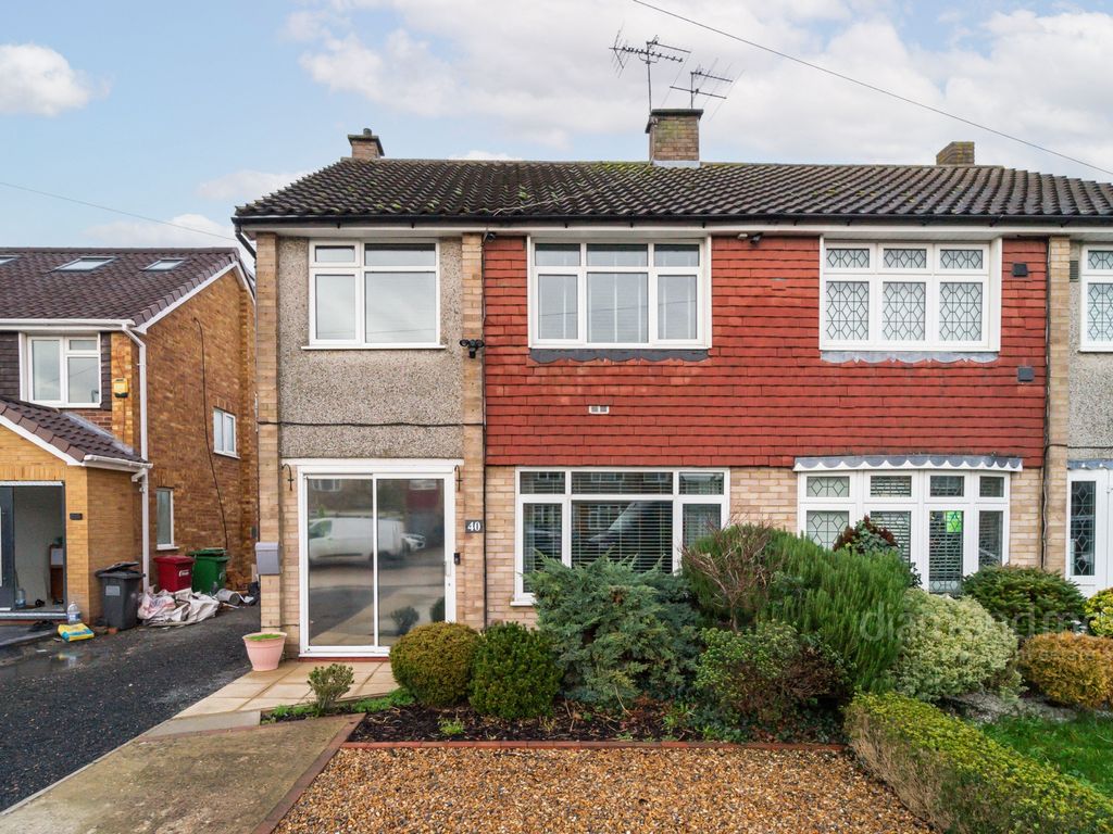 3 bed semidetached house for sale in Coleridge Crescent, Colnbrook SL3