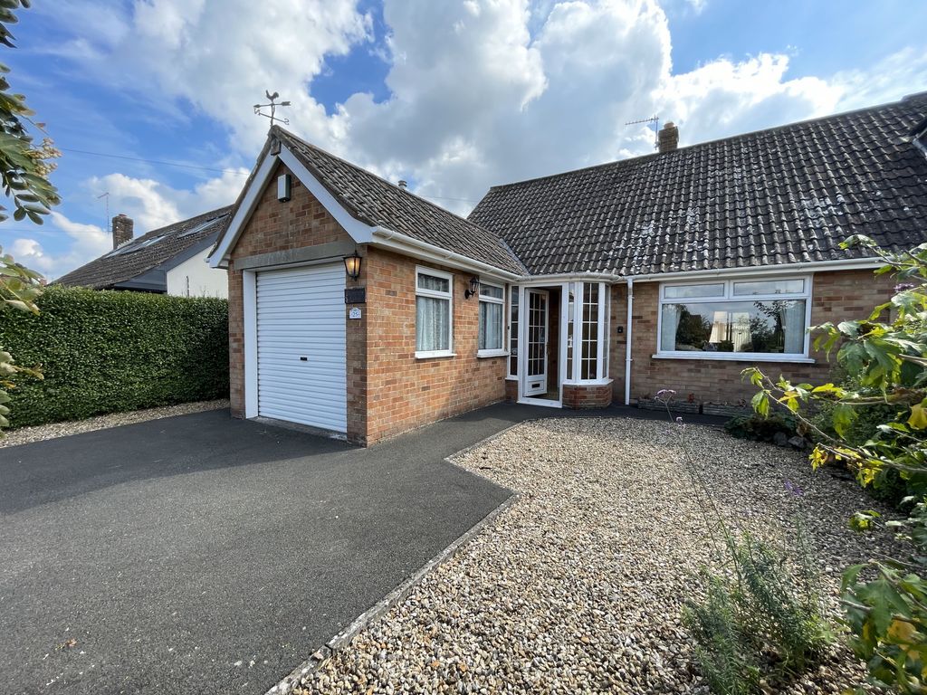 2 bed bungalow for sale in Old Road, Bridgwater TA6, £325,000 Zoopla