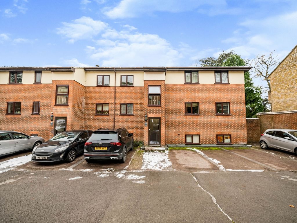 2 bed flat for sale in London Road, High HP11 Zoopla