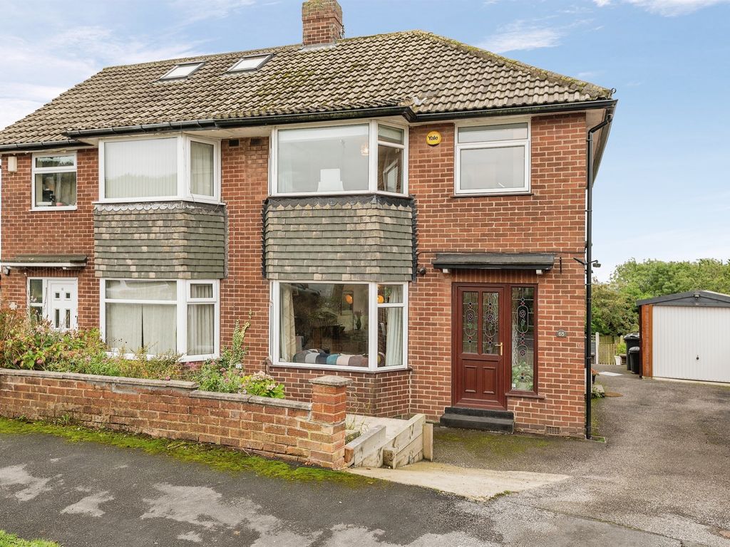 3 bed semidetached house for sale in Grove Farm Crescent, Leeds LS16