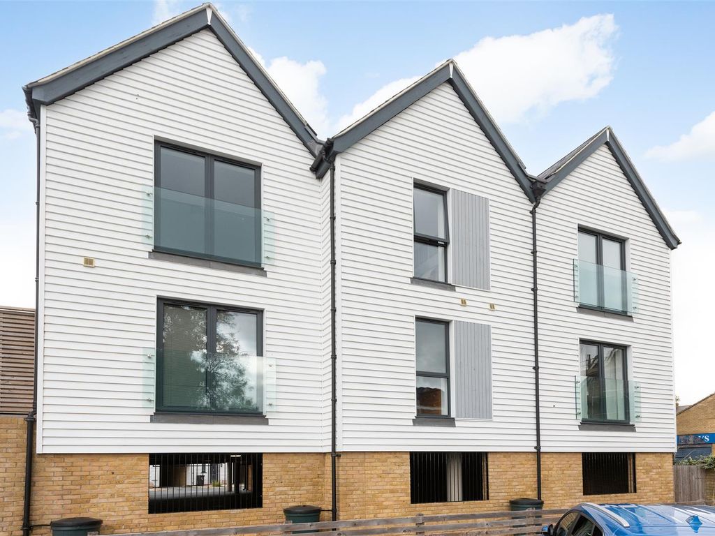 1 bed flat to rent in Cornwallis Circle, Whitstable CT5, £1,100 pcm