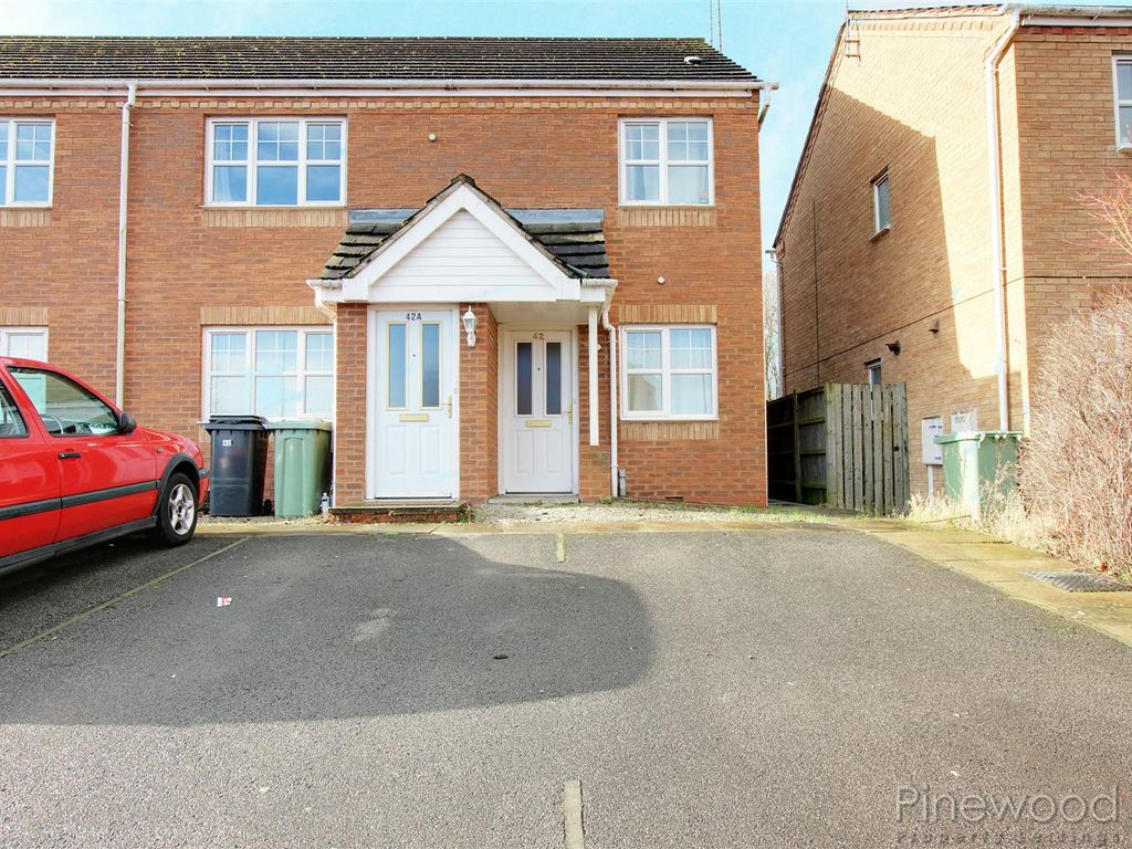 2 bed to rent in Bloomery Way, Clay Cross, Chesterfield