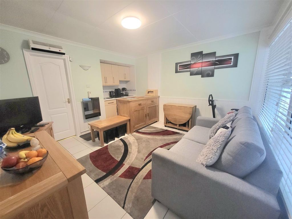 1 bed flat for sale in Croft Court, Tenby SA70 Zoopla