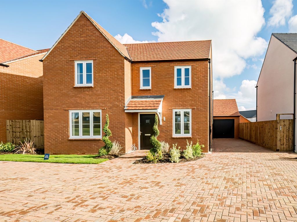 New home, 4 bed detached house for sale in White Post Road, Bodicote