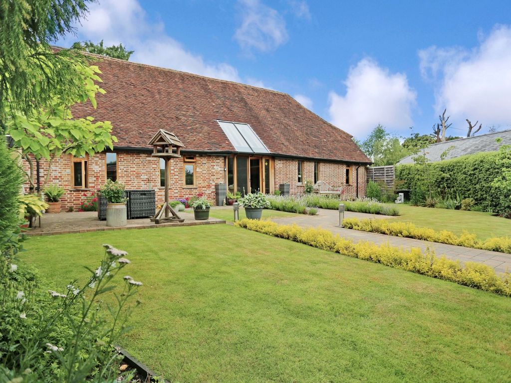3 bed barn conversion for sale in Winchester Road, Waltham Chase SO32