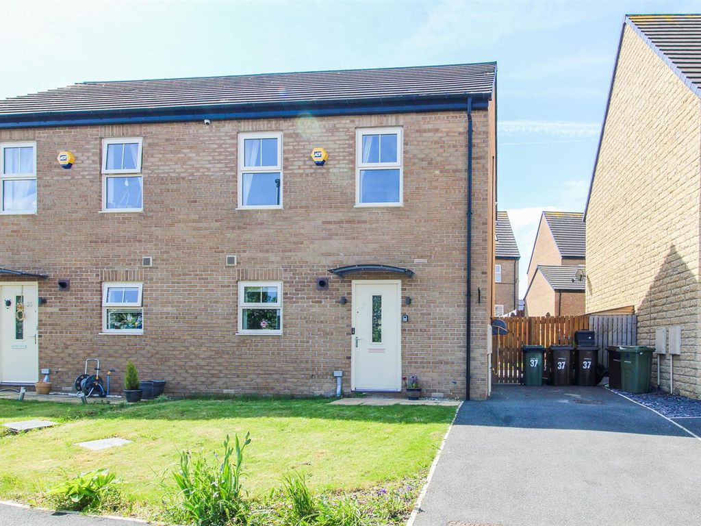 3 bed property for sale in Bretby Avenue, Ossett WF5 Zoopla