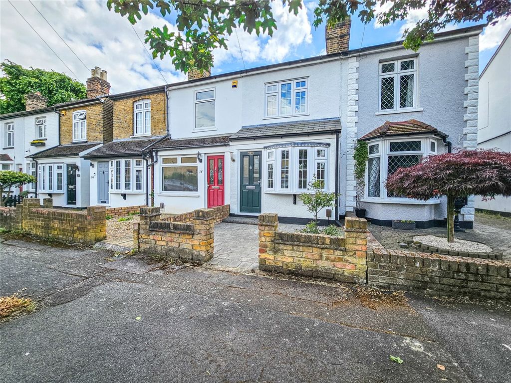 2 bed terraced house for sale in Hamilton Road, Gidea Park RM2, £