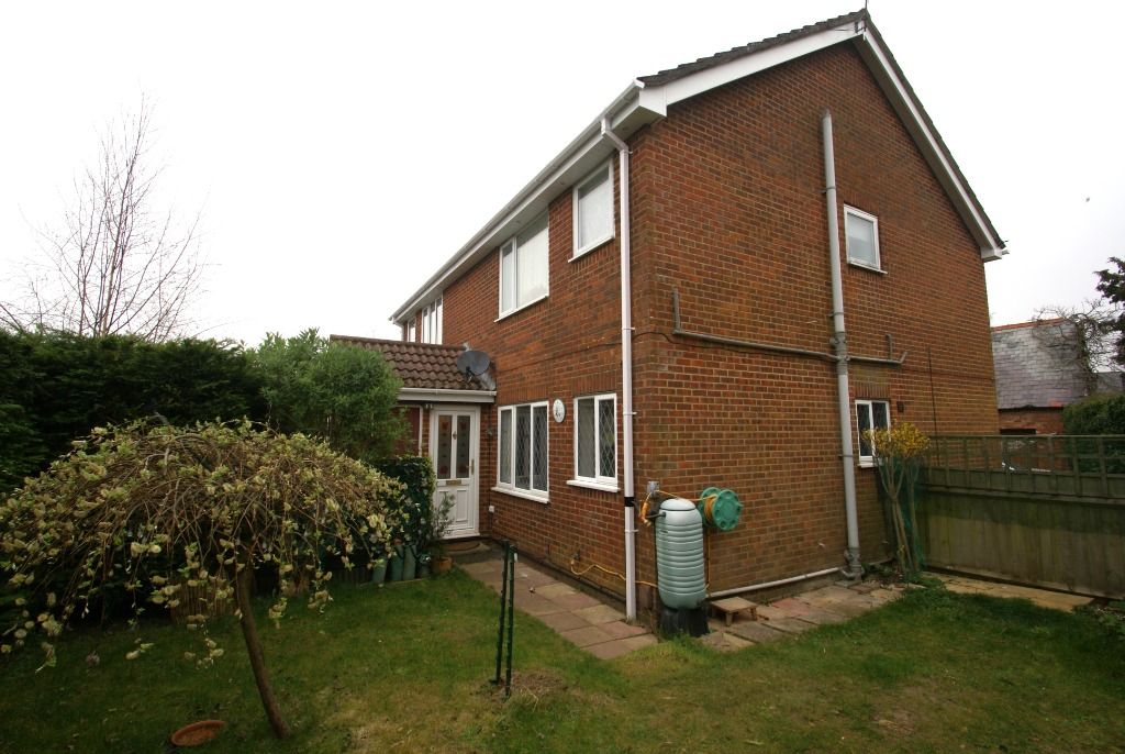 1 bed flat to rent in Eleanor Court, Ludgershall SP11, £800 pcm Zoopla