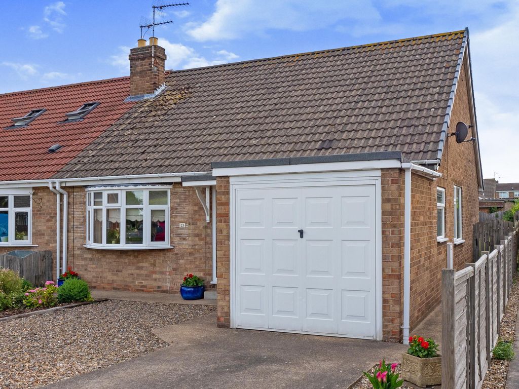 2 bed semidetached bungalow for sale in Westlands Way, Leven HU17 Zoopla