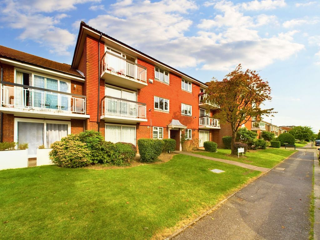 2 bed flat for sale in Marsh Lane, Stanmore HA7, £475,000 Zoopla